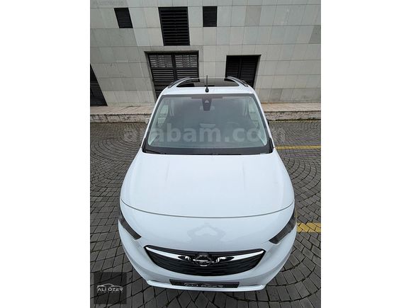 2024 OPEL COMBO 1.5-ULTİMATE-OTOMATK-CAMTAVAN-HATASIZ-44.000KM