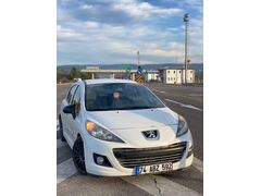 Sahibinden Peugeot 207 1.4 HDi Envy 2011 Model  225.000 km Beyaz