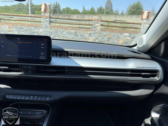 Çimen'den Cam tavan Servis bakımlı Jeep