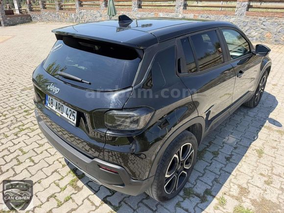 Çimen'den Cam tavan Servis bakımlı Jeep