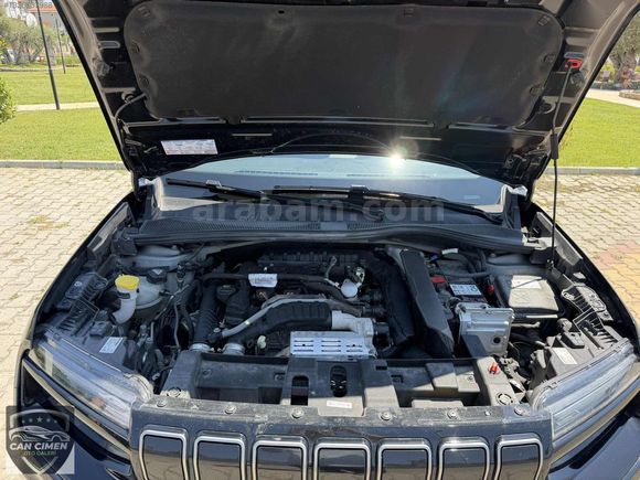 Çimen'den Cam tavan Servis bakımlı Jeep