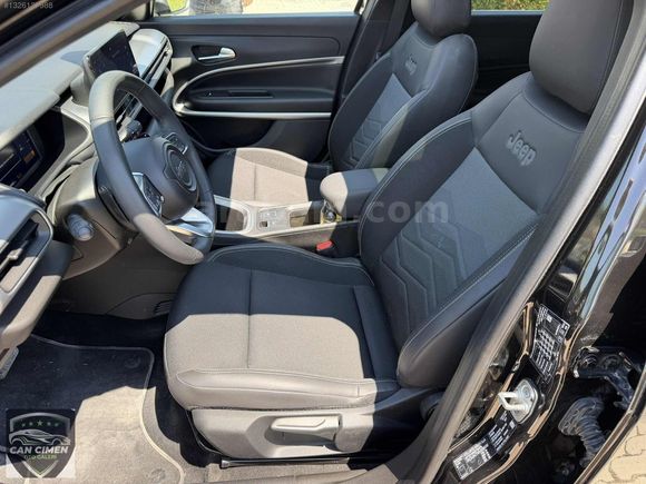 Çimen'den Cam tavan Servis bakımlı Jeep
