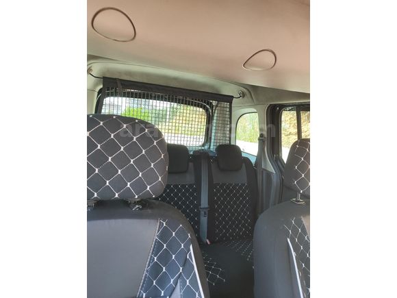 Sahibinden Renault Kangoo Multix 1.5 dCi Privilege 2011 Model  270.000 km Siyah