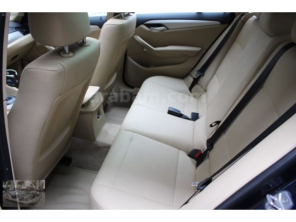 2015_BMW_X 1__1,6i_sDrive_91,000km de