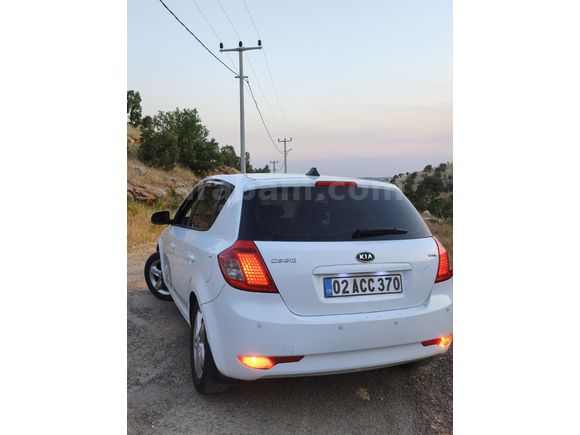 Sahibinden Düşük Km'li Kia Ceed 1.6 CRDi Motion 2011 Model