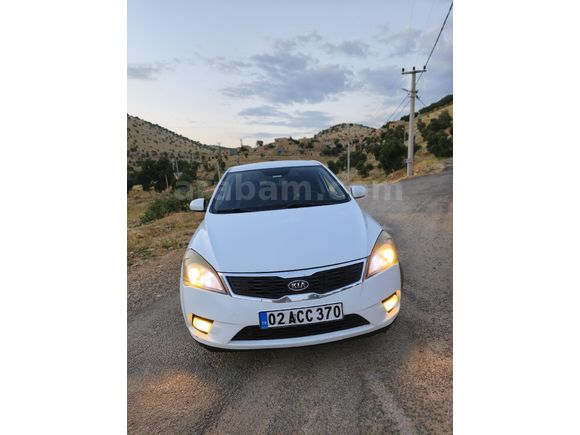 Sahibinden Düşük Km'li Kia Ceed 1.6 CRDi Motion 2011 Model