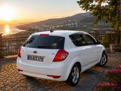 Sahibinden Düşük Km'li Kia Ceed 1.6 CRDi Motion 2011 Model