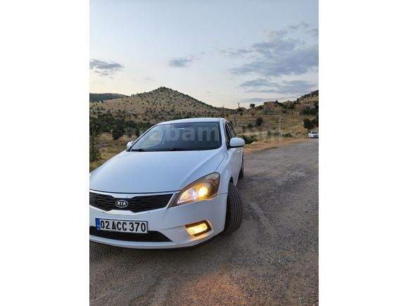 Sahibinden Düşük Km'li Kia Ceed 1.6 CRDi Motion 2011 Model