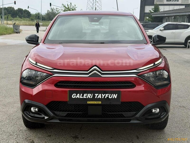 Galeriden Citroen C4 X 1.2 PureTech Feel Bold 2024 Model Bursa 50.000 km Kırmızı