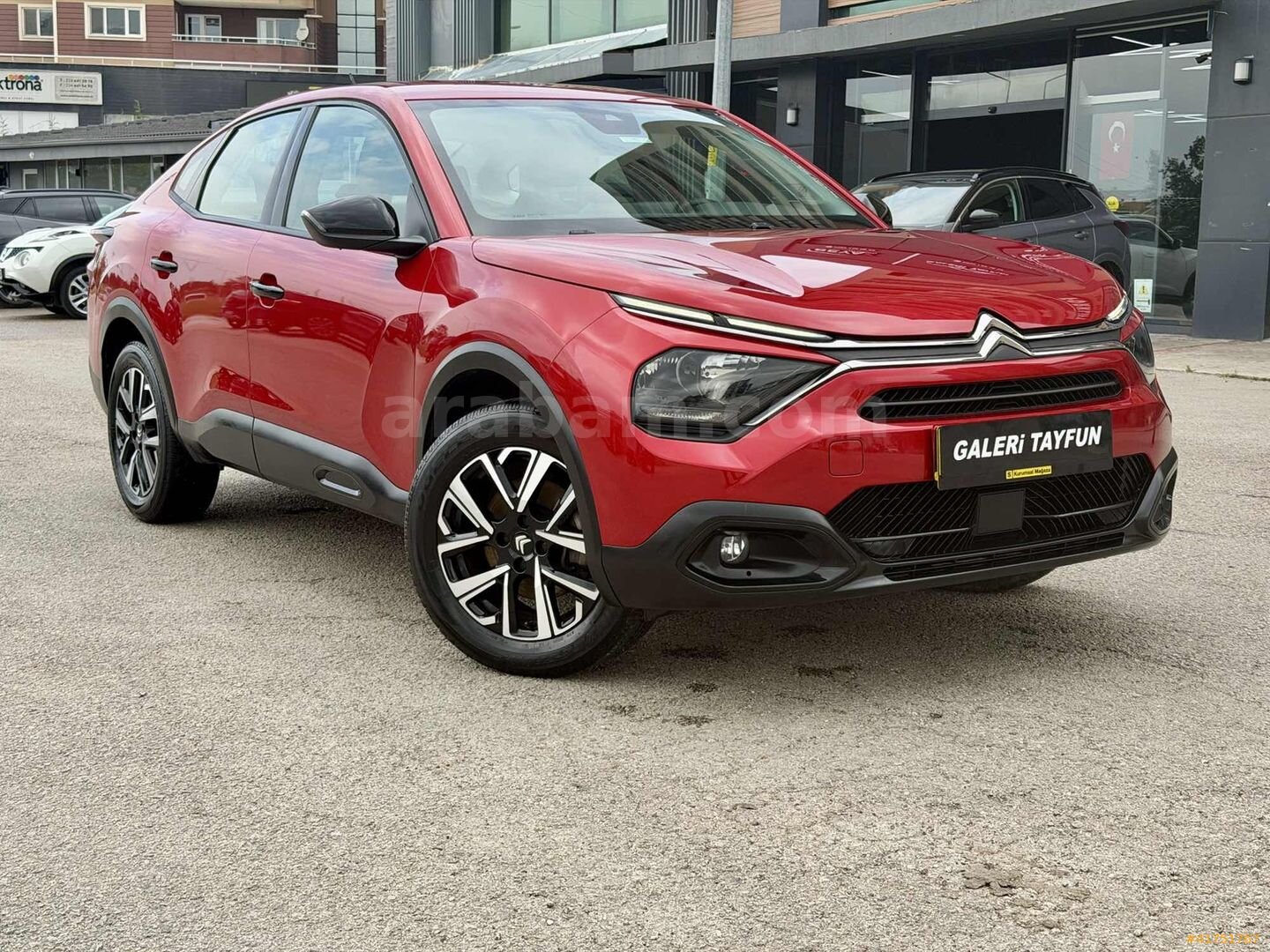 Galeriden Citroen C4 X 1.2 PureTech Feel Bold 2024 Model Bursa 50.000 km Kırmızı 2