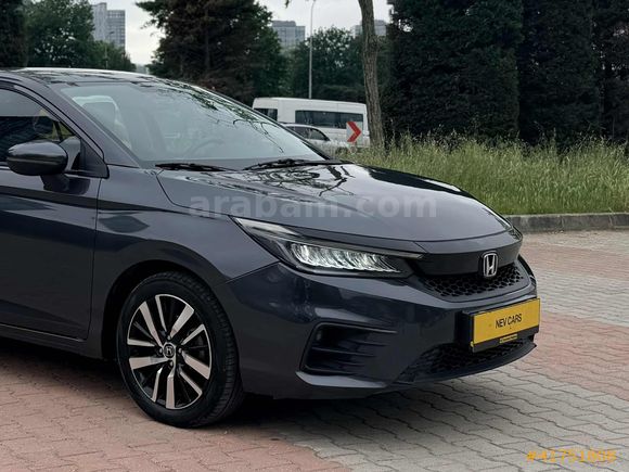 2022 EXECUTIVE OTOMATİK 33.000 KMde BAKIMLI