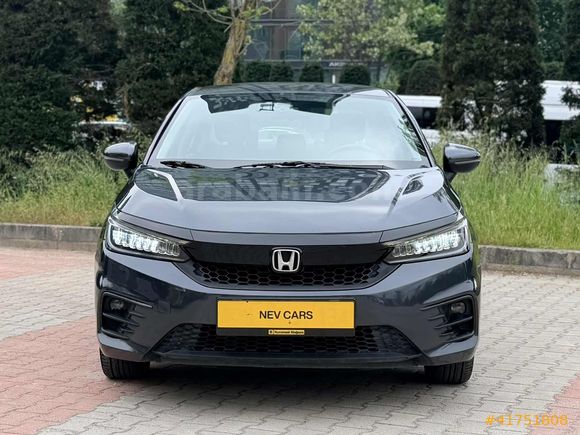 2022 EXECUTIVE OTOMATİK 33.000 KMde BAKIMLI
