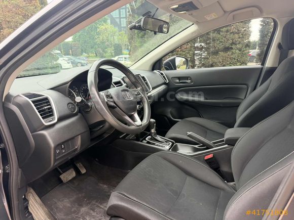 2022 EXECUTIVE OTOMATİK 33.000 KMde BAKIMLI