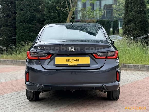 2022 EXECUTIVE OTOMATİK 33.000 KMde BAKIMLI
