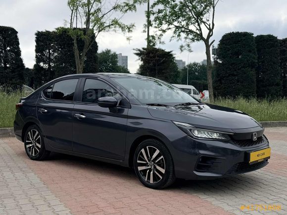 2022 EXECUTIVE OTOMATİK 33.000 KMde BAKIMLI