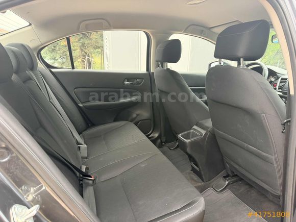 2022 EXECUTIVE OTOMATİK 33.000 KMde BAKIMLI