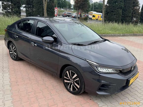 2022 EXECUTIVE OTOMATİK 33.000 KMde BAKIMLI