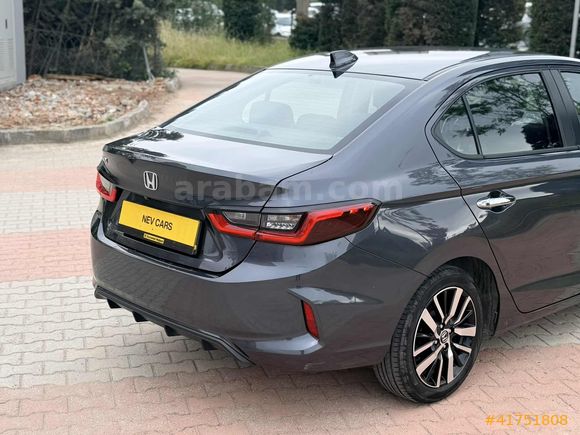 2022 EXECUTIVE OTOMATİK 33.000 KMde BAKIMLI