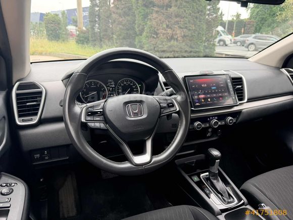 2022 EXECUTIVE OTOMATİK 33.000 KMde BAKIMLI