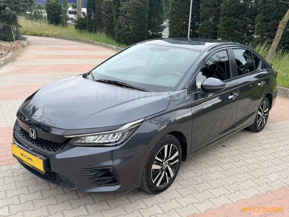 2022 EXECUTIVE OTOMATİK 33.000 KMde BAKIMLI