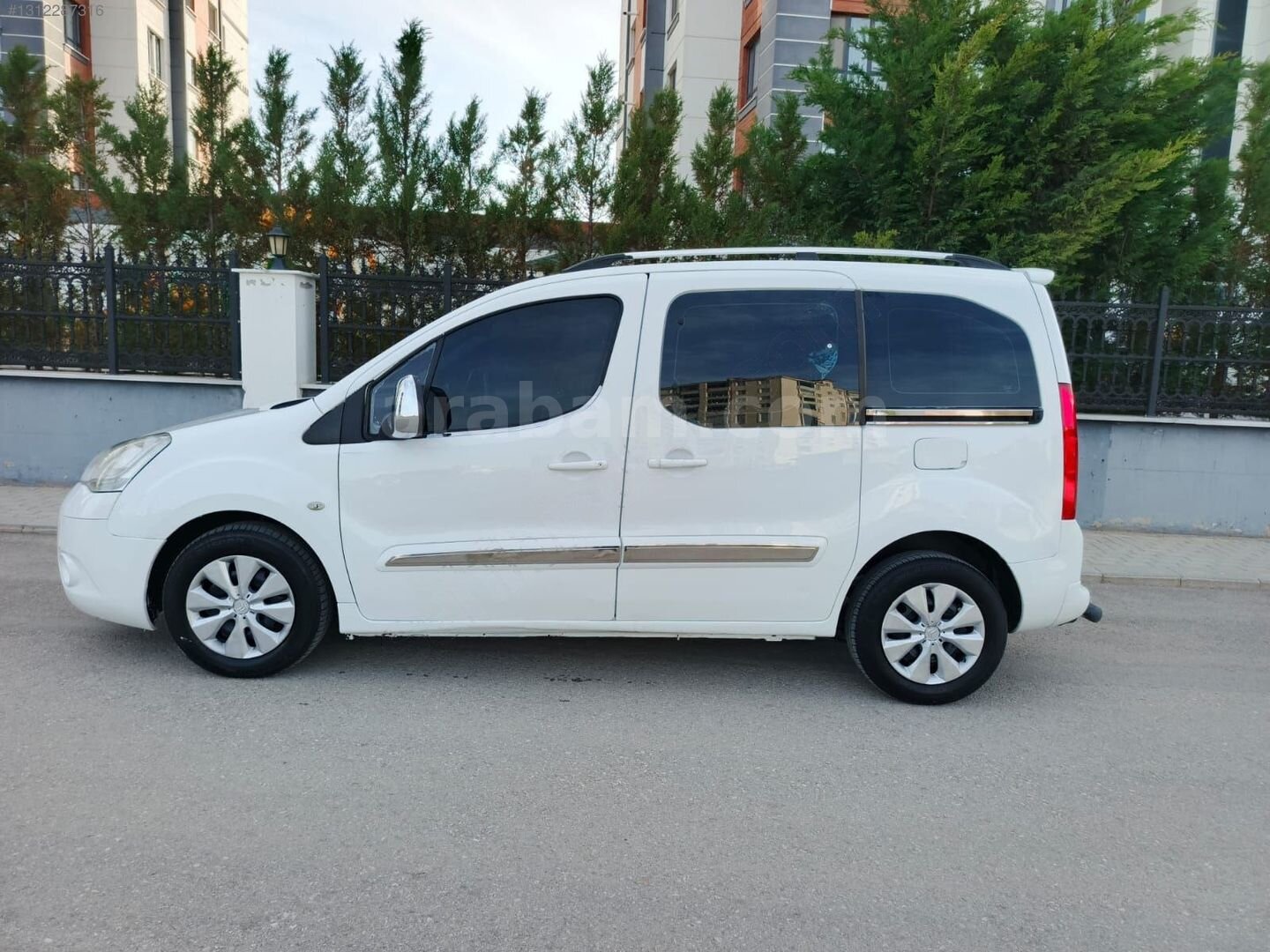 Galeriden Citroen Berlingo 1.6 HDi Combi X 2009 Model Karaman 394.779 km Beyaz 4