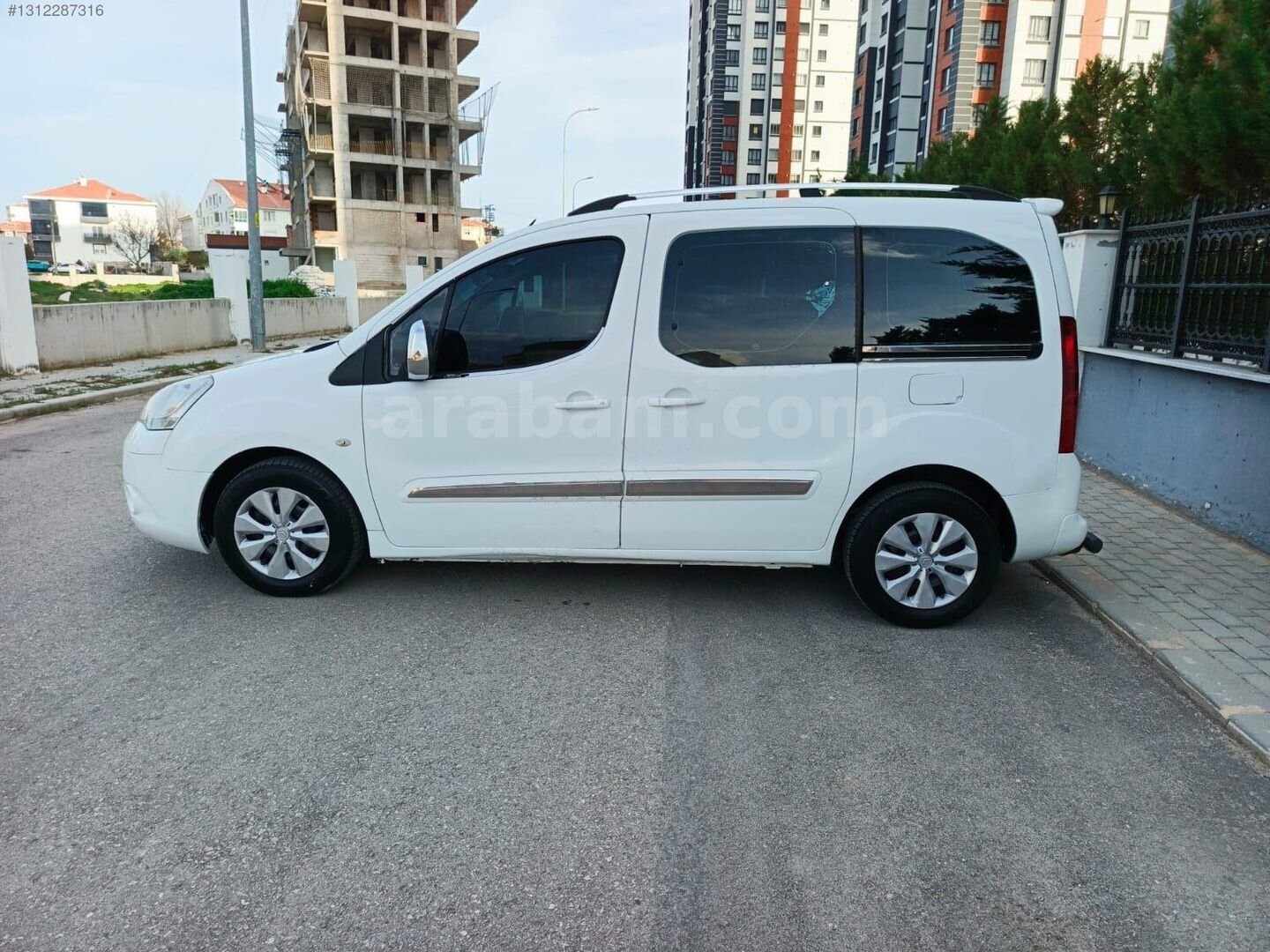 Galeriden Citroen Berlingo 1.6 HDi Combi X 2009 Model Karaman 394.779 km Beyaz 6
