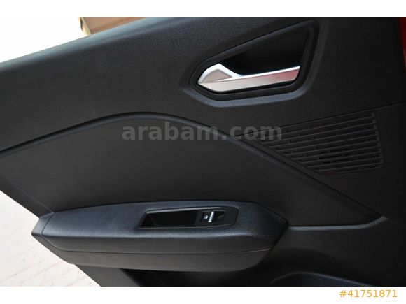 CMY MOTORS - 2023 RENAULT CAPTUR 1.3 TCE ICON