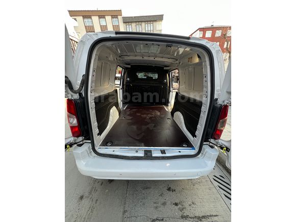 Sahibinden Opel Combo 1.5 CDTI Elegance 2024 Model 