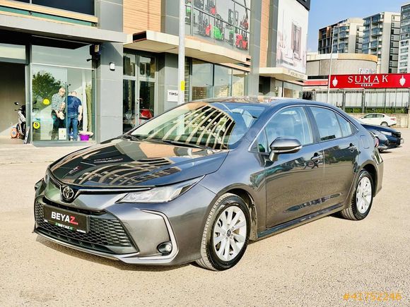 2025 TOYOTA COROLLA 1.5 DREAM OTOMATİK 0.99KREDİ K.K 12 TAKSİT