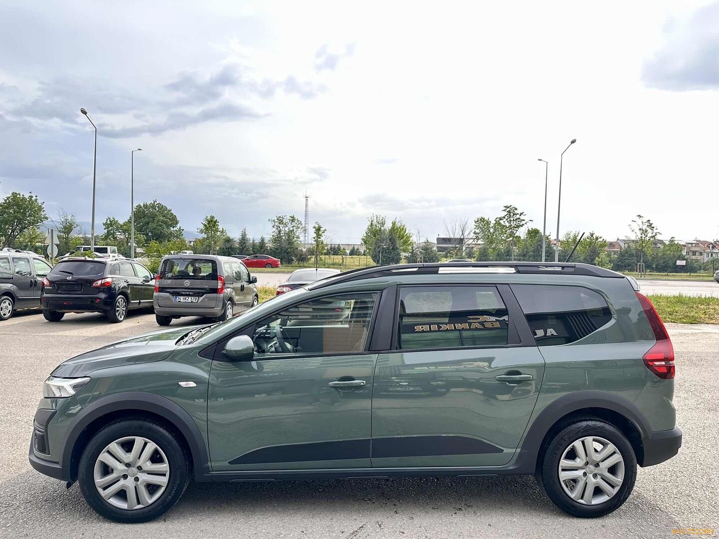 Galeriden Dacia Jogger 1.0 TCe Expression 2023 Model Bursa 56.000 km Yeşil 4