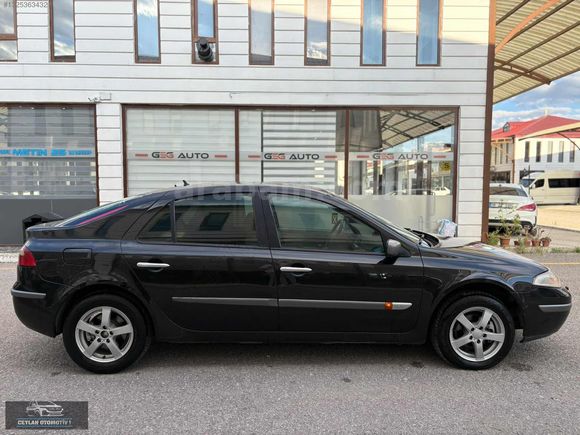 CEYLAN OTOMOTİV DEN 2003 MODEL LAGUNA 1.6 HATASIZ BOYASIZ