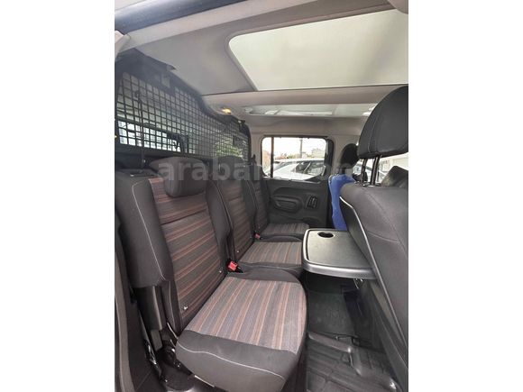 Sahibinden Ekstralı Opel Combo 1.5 CDTI Ultimate 2023  