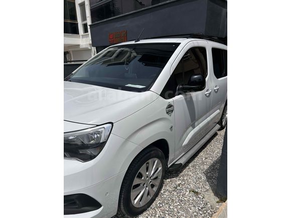 Sahibinden Ekstralı Opel Combo 1.5 CDTI Ultimate 2023  
