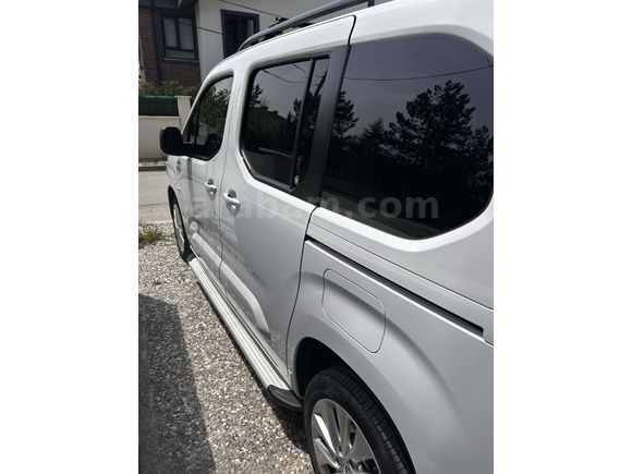 Sahibinden Ekstralı Opel Combo 1.5 CDTI Ultimate 2023  
