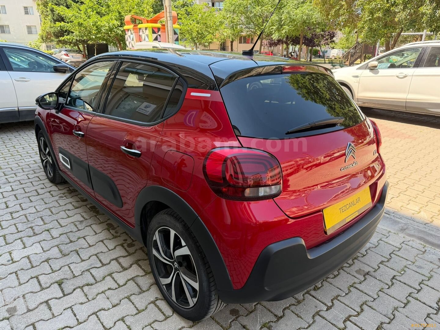 Galeriden Citroen C3 1.2 PureTech Shine 2023 Model İzmir 30.000 km Kırmızı 4