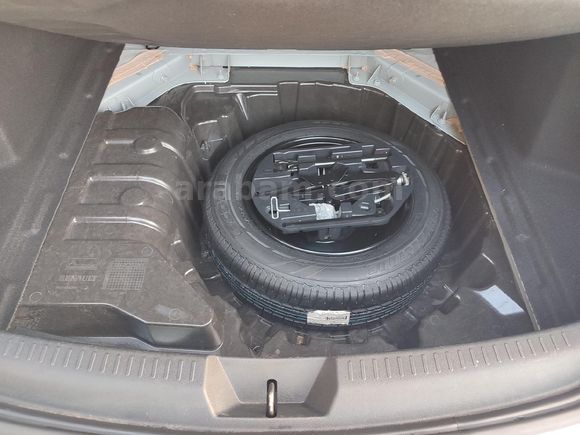 84 BİNDE HATASIZ BOYASIZ TRAMERSİZ TESLA EKRANLI MEGANE 4