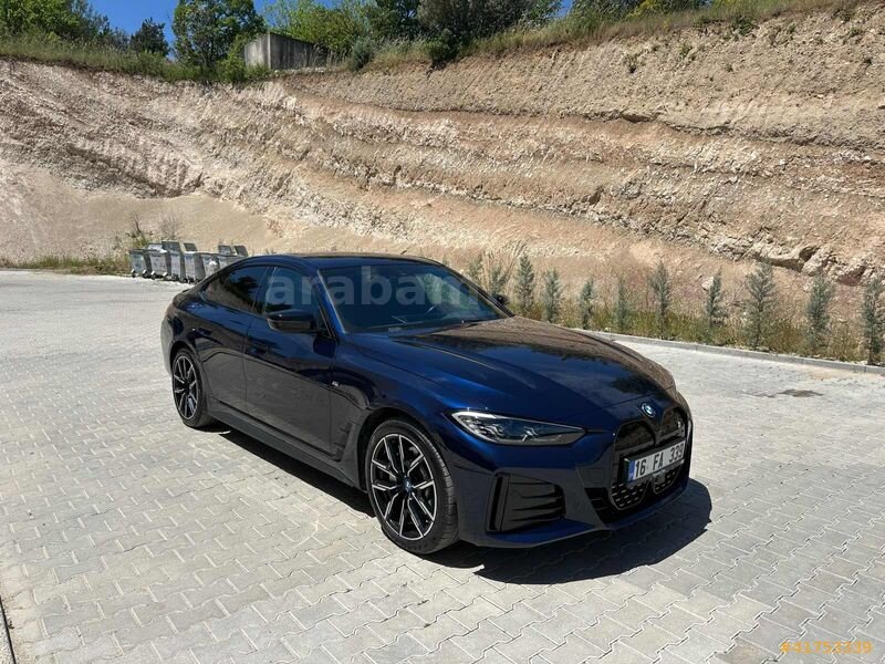 Galeriden BMW i Serisi i4 eDrive 40 M Sport 2023 Model Bursa 38.500 km Lacivert