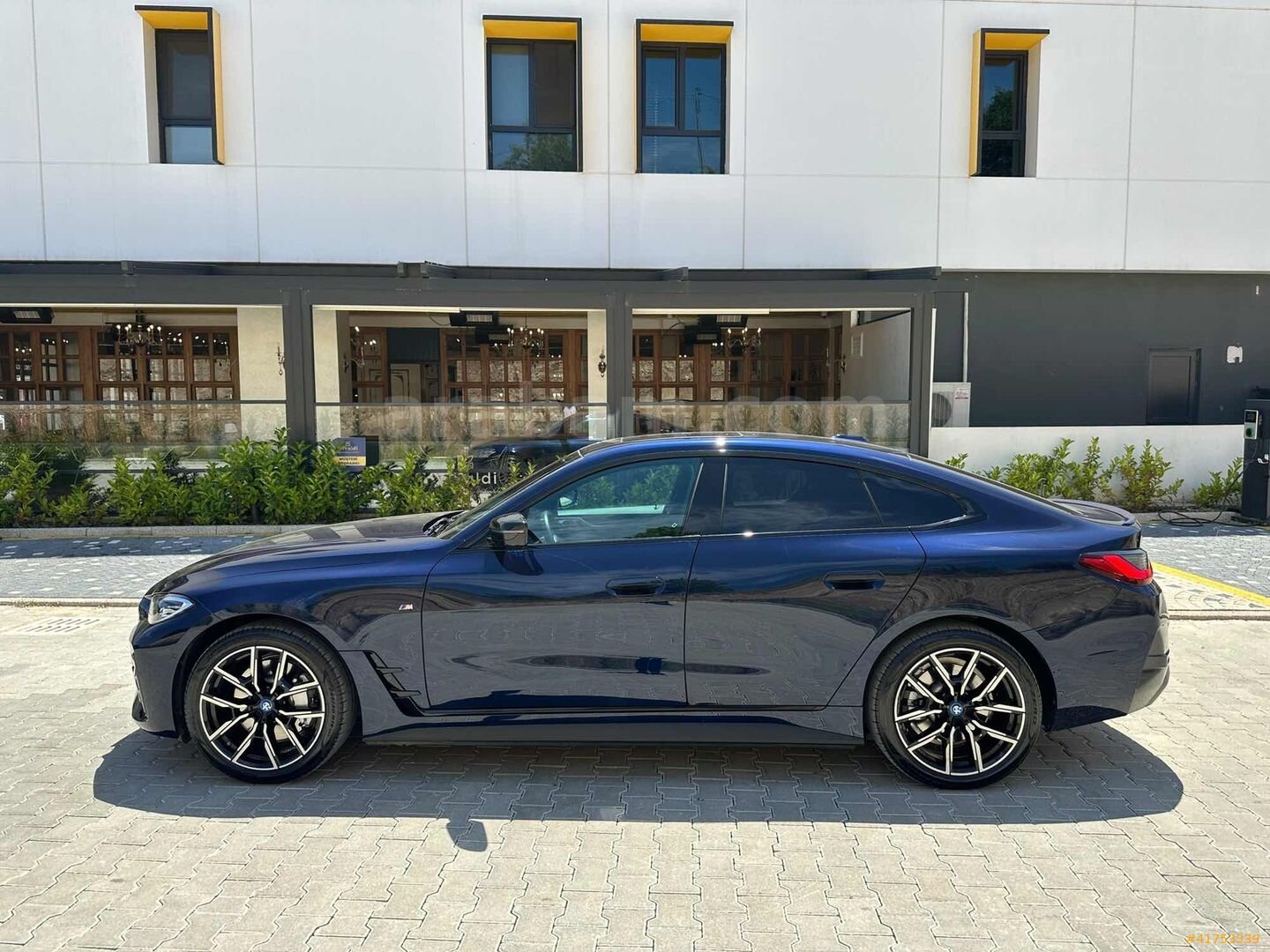 Galeriden BMW i Serisi i4 eDrive 40 M Sport 2023 Model Bursa 38.500 km Lacivert 7