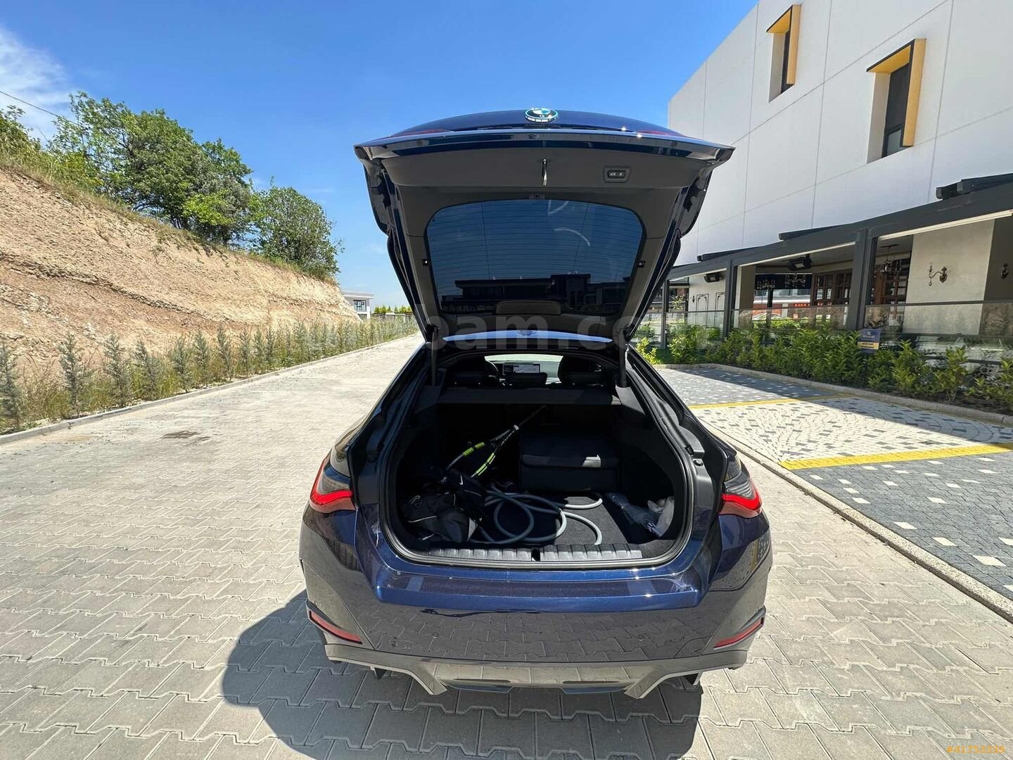 Galeriden BMW i Serisi i4 eDrive 40 M Sport 2023 Model Bursa 38.500 km Lacivert 2