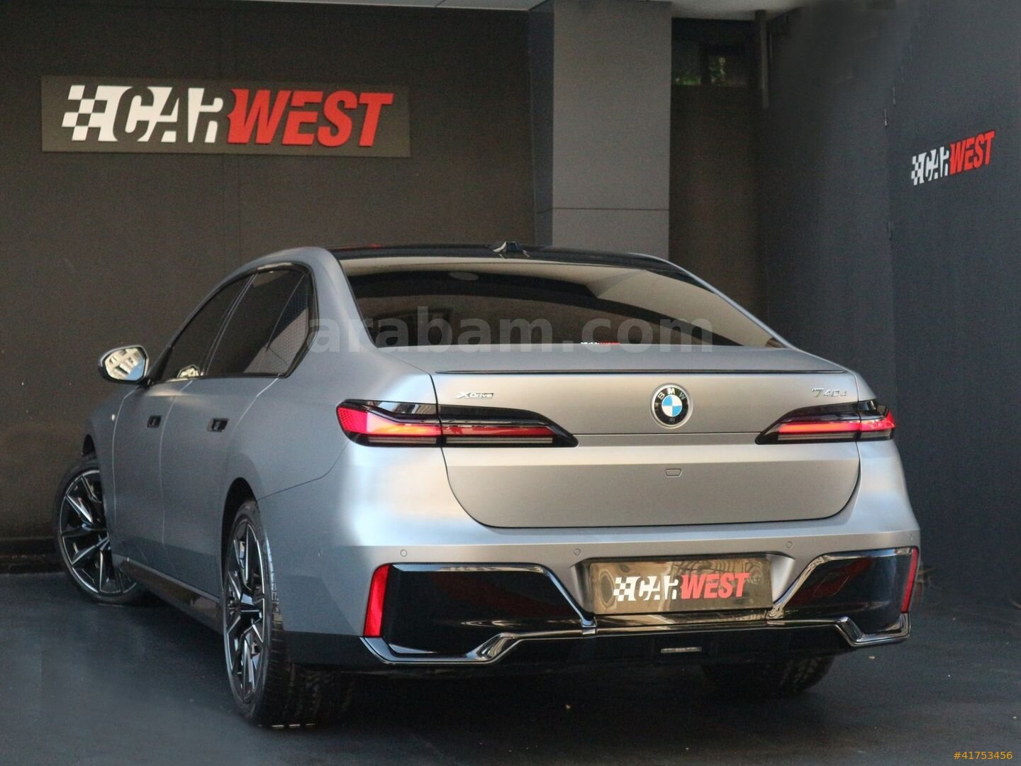 Galeriden BMW 7 Serisi 740d xDrive M Excellence 2023 Model İstanbul 27.500 km Gri 4
