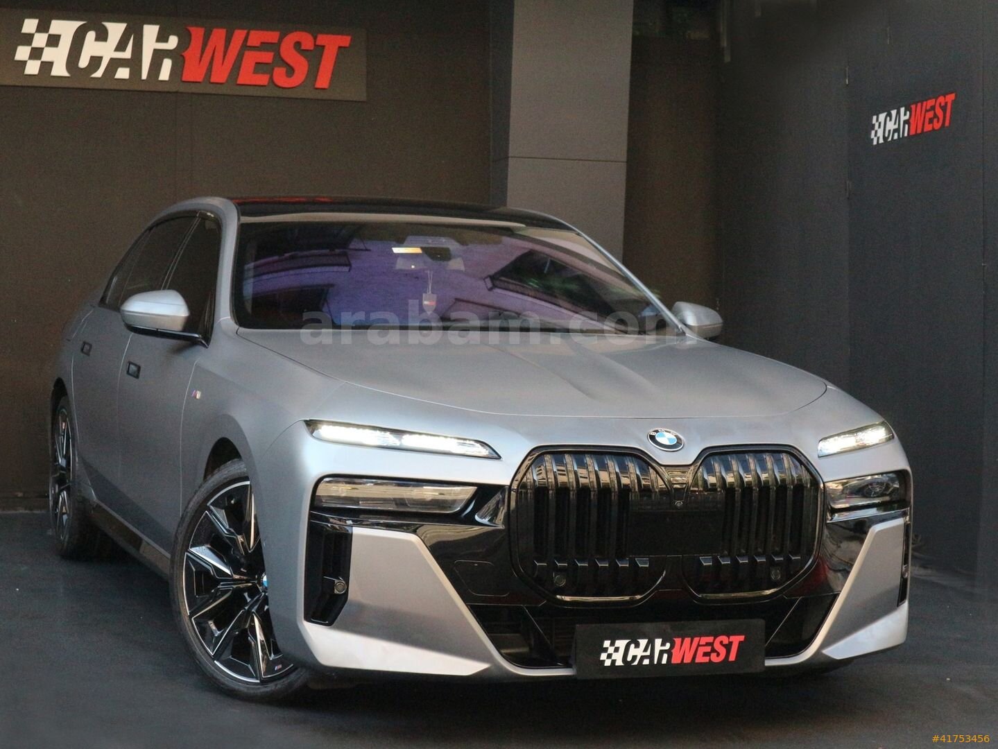 Galeriden BMW 7 Serisi 740d xDrive M Excellence 2023 Model İstanbul 27.500 km Gri 2