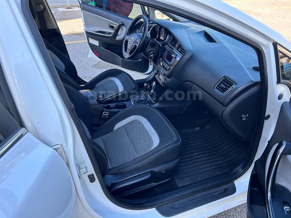 Sahibinden Kia Ceed 1.6 CRDi Concept Plus 2015 Model Sakarya