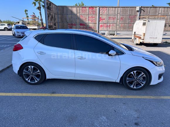 Sahibinden Kia Ceed 1.6 CRDi Concept Plus 2015 Model Sakarya