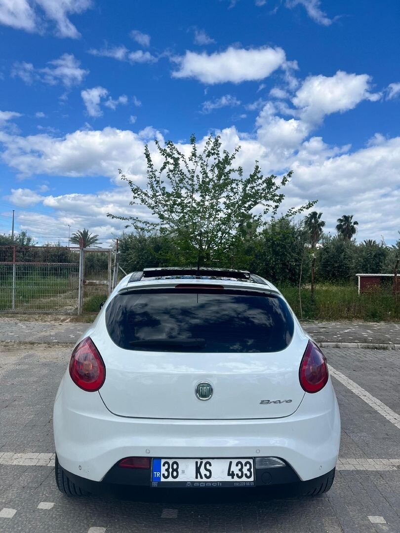 Sahibinden Fiat Bravo 1.6 Mjet Emotion 2010 Model Antalya 245.200 km Beyaz 5