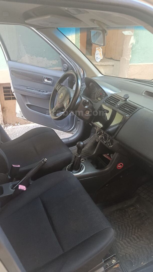 Sahibinden Suzuki Swift 1.3 MT 4X4 2006 Model Bursa 302.000 km Gri 4