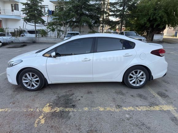 DÜŞÜK KM TEMİZ AİLE ARACI