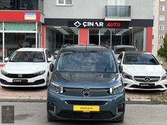 ÇINAR'DAN 2024 BERLİNGO//YENİ LOGO/CAM TAVAN/SHİNEBLD/40.000 KM