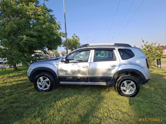 YLD AUTO'DAN 2011 DUSTER LAUREATE DEĞİŞENSİZ BAKIMLI