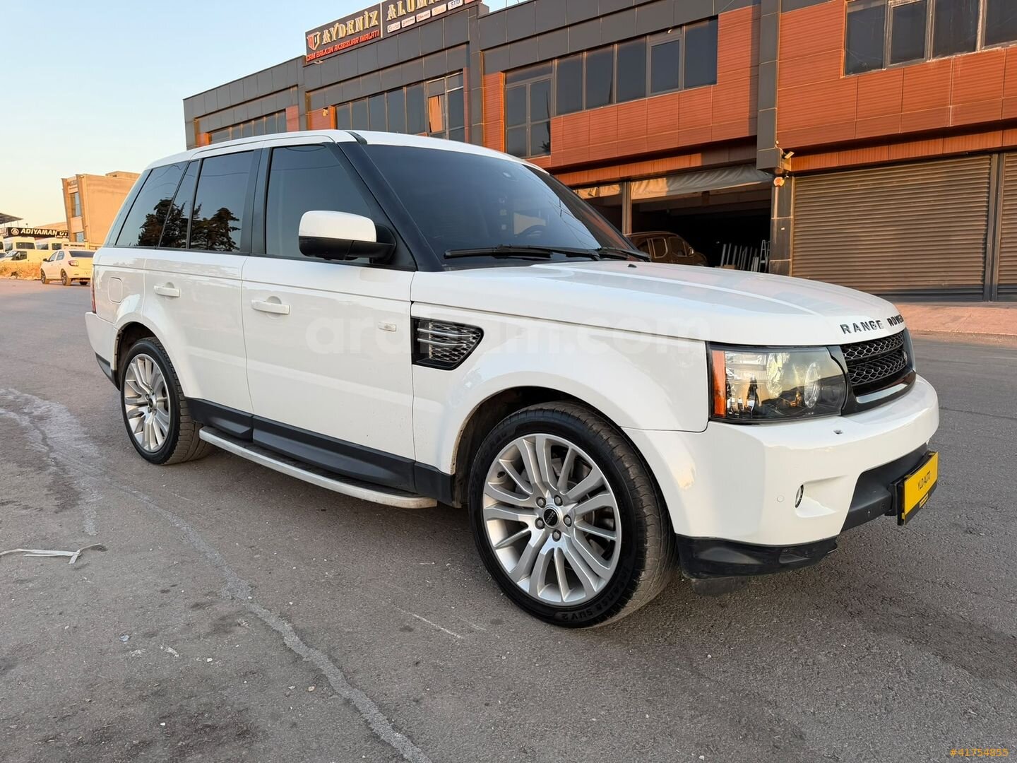 Galeriden Land Rover Range Sport 3.0 SDV6 Premium HSE 2012 Model Gaziantep 145.000 km Beyaz 3