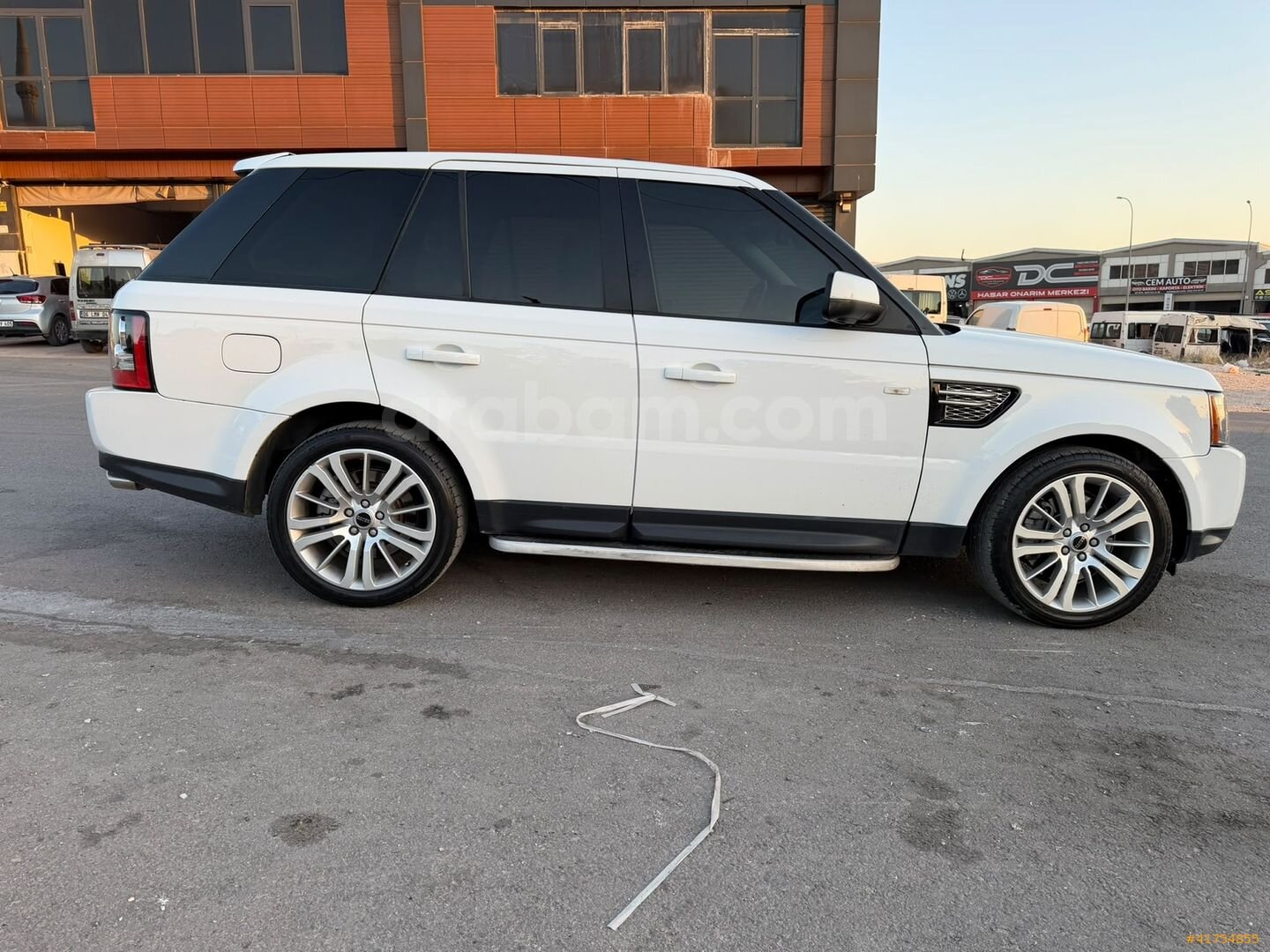 Galeriden Land Rover Range Sport 3.0 SDV6 Premium HSE 2012 Model Gaziantep 145.000 km Beyaz 4